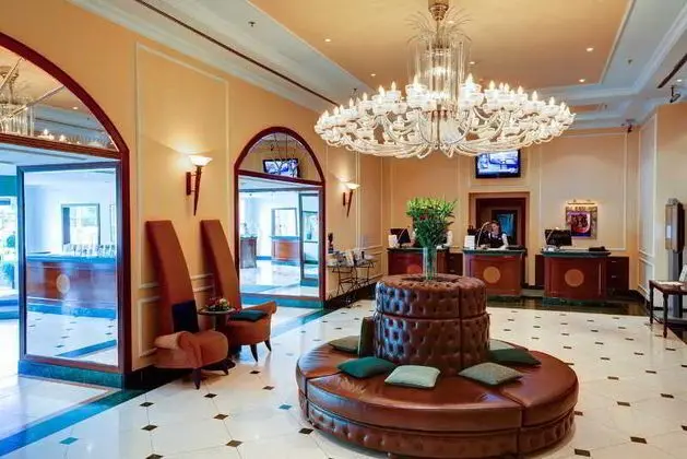 Radisson Blu Carlton - Lobi