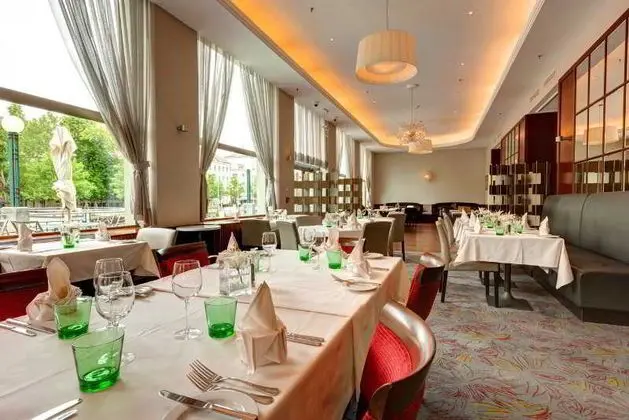 Radisson Blu Carlton - Yeme / İçme