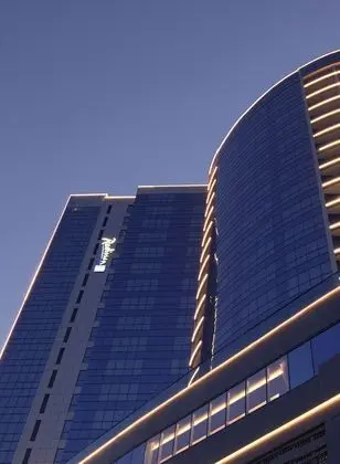 Radisson Blu Hotel Dubai Waterfront - Dış Mekan