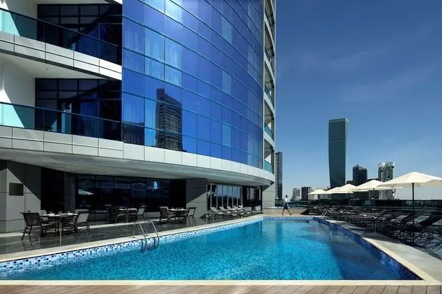 Radisson Blu Hotel Dubai Waterfront - Havuz