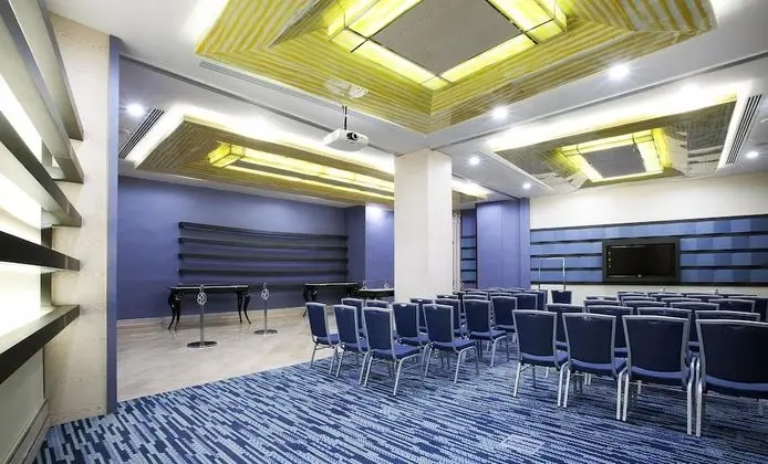 Radisson Blu Hotel İstanbul Pera - İş / Konferans
