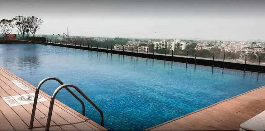 Radisson Blu Hotel New Delhi Paschim Vihar - Havuz