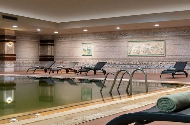 Radisson Blu Resort & Spa, Cesme - Havuz