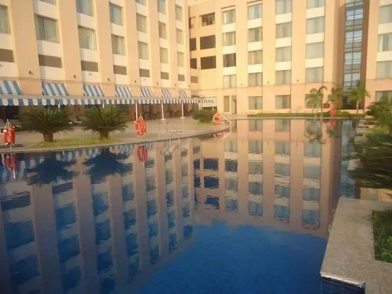 Radisson Blu Hotel Rudrapur - Havuz