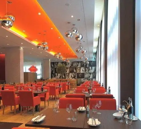 Radisson Blu Hotel, Zurich Airport - Yeme / İçme