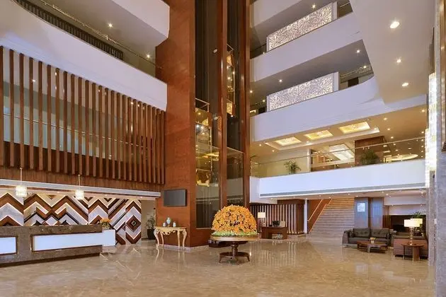 Radisson Chandigarh Zirakpur - Lobi