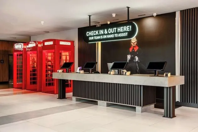Radisson Hotel & Conference Centre London Heathrow - Lobi
