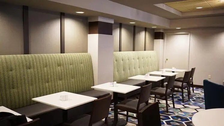 Radisson Hotel Dallas-North Addison