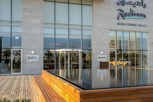 Radisson Dubai Damac Hills - Dış Mekan