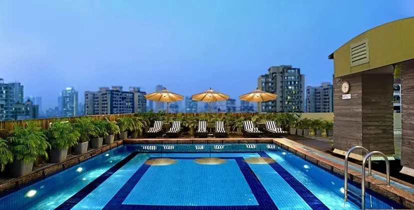 Radisson Mumbai Goregaon - Havuz