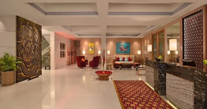 Radisson Mumbai Goregaon - Lobi