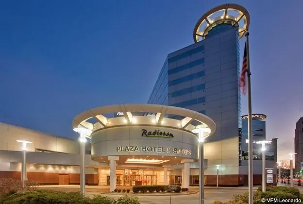 Radisson Plaza Hotel & Suites