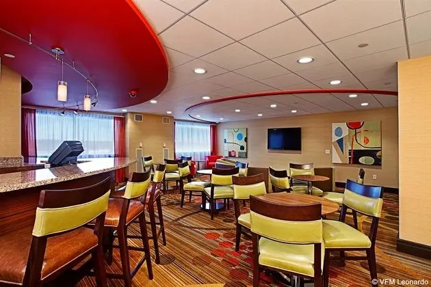 Radisson Plaza Hotel & Suites