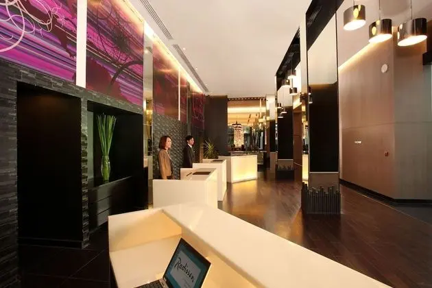 Radisson Suites Bangkok Sukhumvit - Lobi