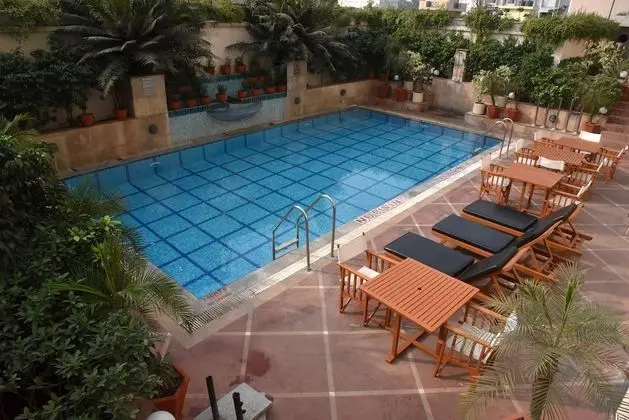 Radisson Hotel Varanasi - Havuz