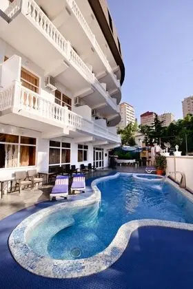Raduga-Prestige Hotel - Havuz