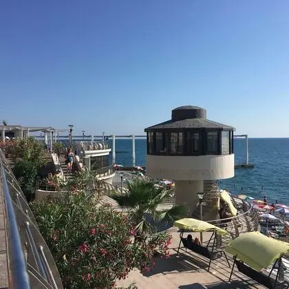 Raduzhny Hotel