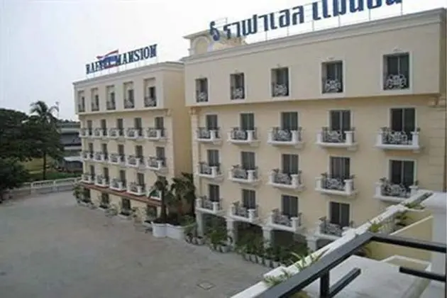 Rafael Mansion Bangkok Aiport