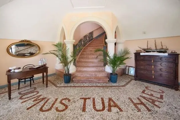 Villa Raffaella - Lobi