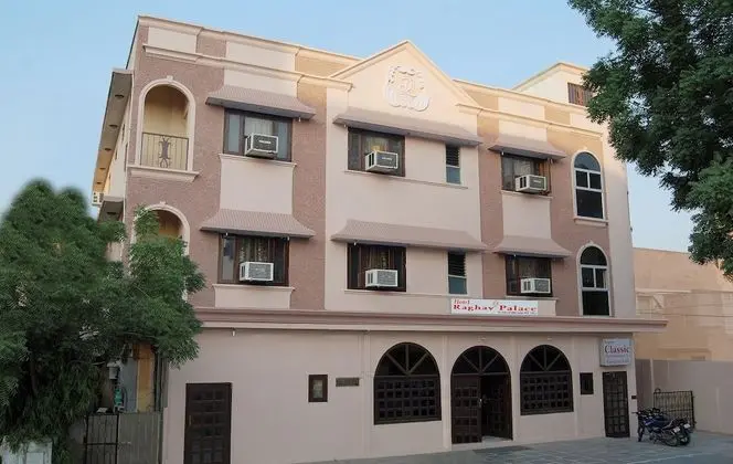 Hotel Raghav Palace
