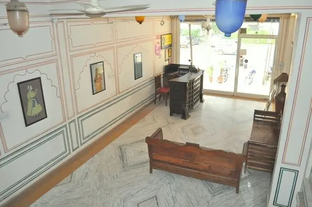 Hotel Raghuraj Palace