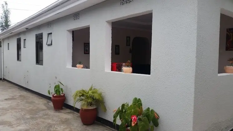 Raha Leo Inn