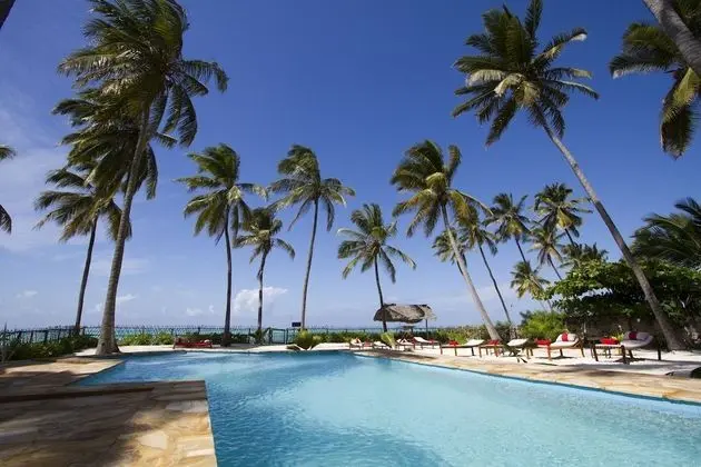 Raha Lodge