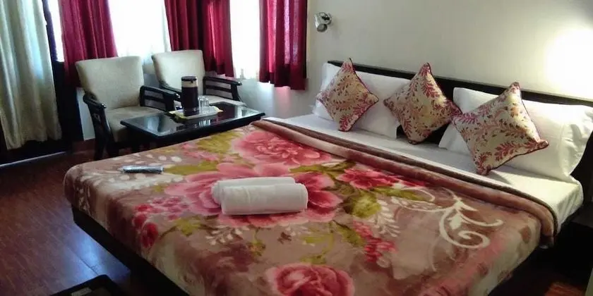 The Raikwals Hotel and Restaurant - Öne Çıkan Resim