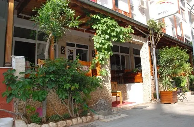 Rain Hotel - Dış Mekan