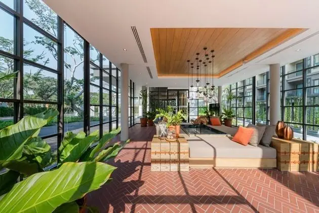 Rain by Lazy Sea Beach House - Lobi