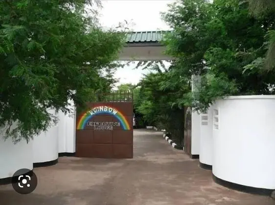 RAINBOW EXECUTIVE LODGE