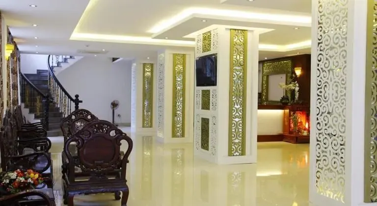 Rainbow Hotel - Lobi