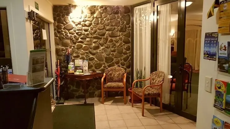 Rainbow Point Motel - Lobi