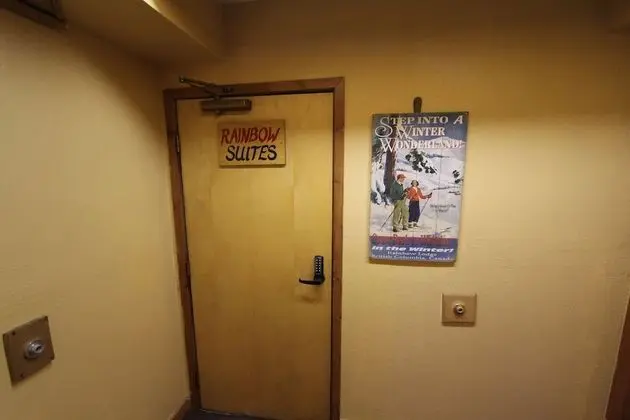 Rainbow Suites by Whistler Retreats - Lobi