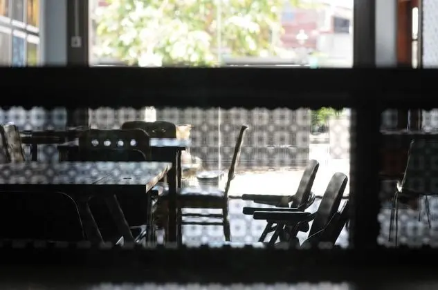 Raining Outside - Lobi