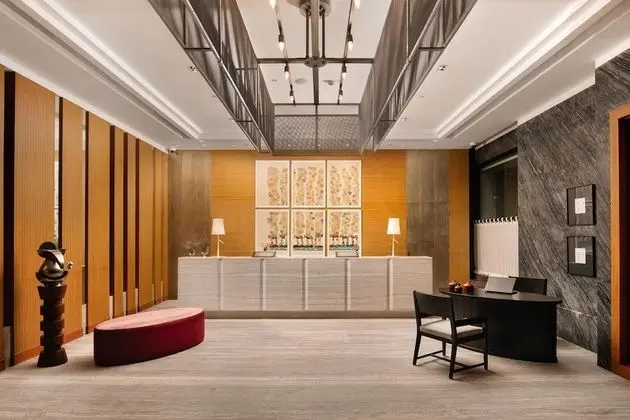 The Raintree, St. Mary's Road - Lobi