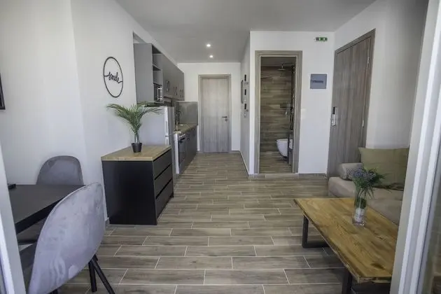 Raise Averof Serviced Apartments