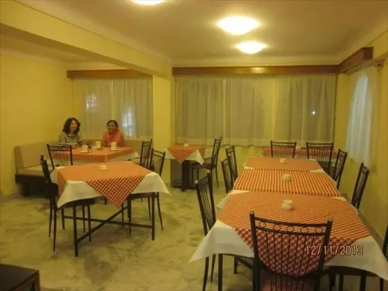Hotel Raj Palace By Howard - İç Mekan