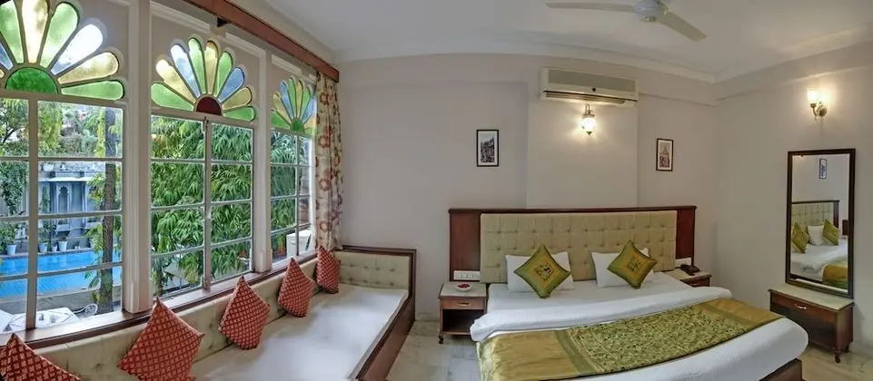 Hotel Raj Palace By Howard - Oda