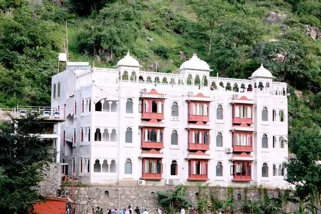 Hotel Rajgarh