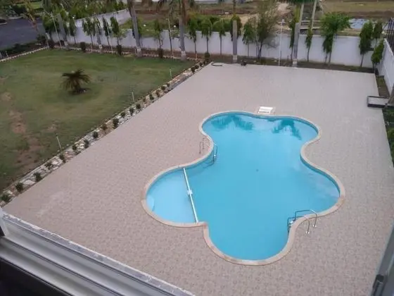 The Rajgir Residency - Havuz