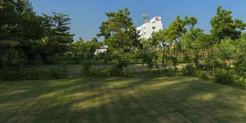 Rajhans Hotel and Resort - Dış Mekan