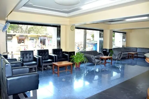 Hotel Rajhans International