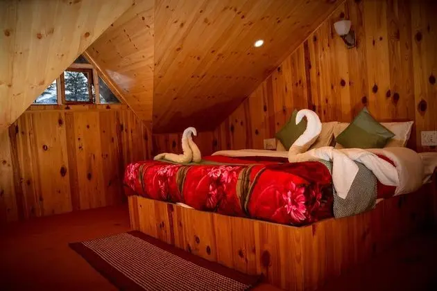 Hotel Rajhans Manali