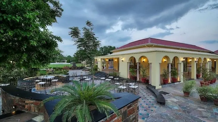 The Rajwada Resort and Spa - Yerinde Yemek