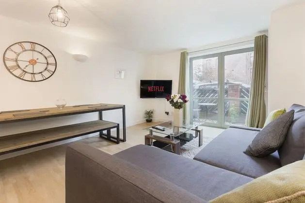 Raleigh Square Apartments - Oda Düzeni