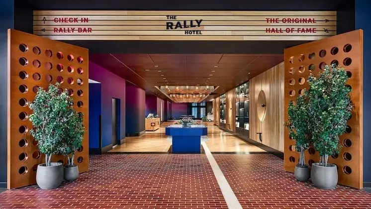 The Rally Hotel - Lobi