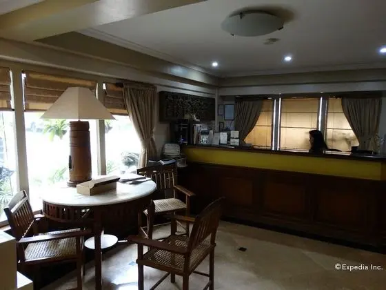 Ralph Anthony Suites - Lobi