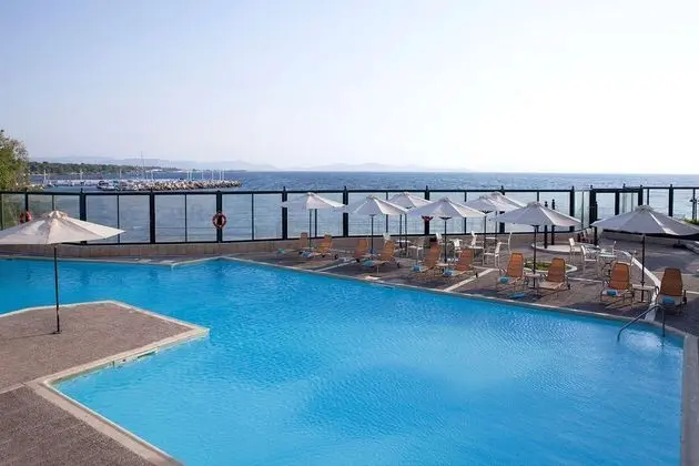 Ramada Attica Riviera
