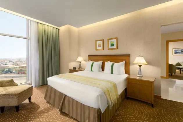 Ramada by Wyndham Al Khobar King Abdullah Street - Genel